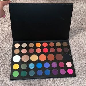 James Charles eyeshadow pallet